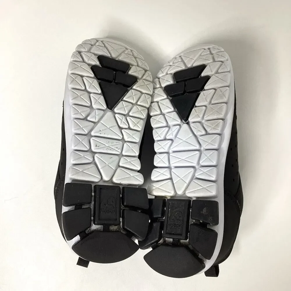 Deer Stags NoSox Bungee Lace Youth Size 5 Black/White Sneakers Fashion Slip-On